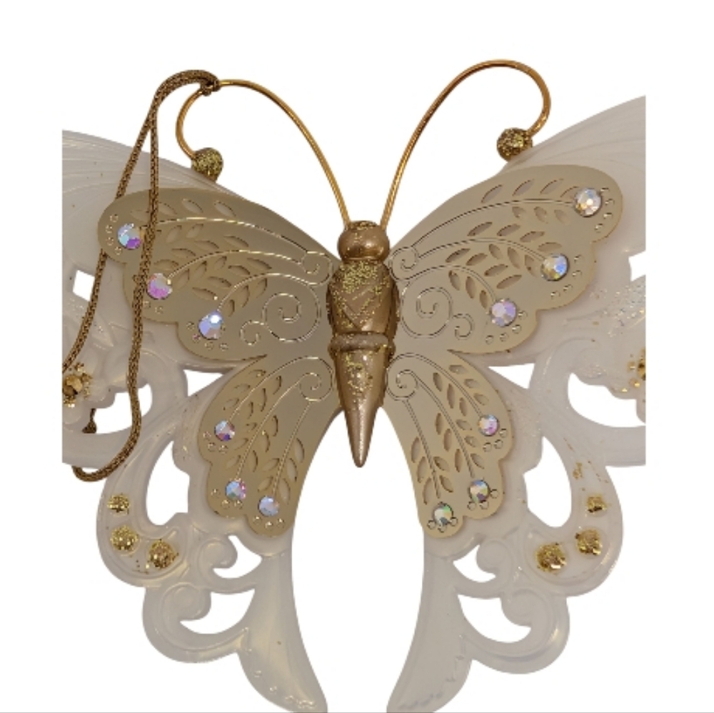 Hallmark Keepsakes Brilliant Butterflies 2018 2nd Edition Christmas Ornament - Picture 3 of 10